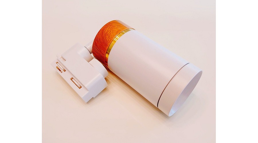 Track_projection_light_white_wood_grain900x500