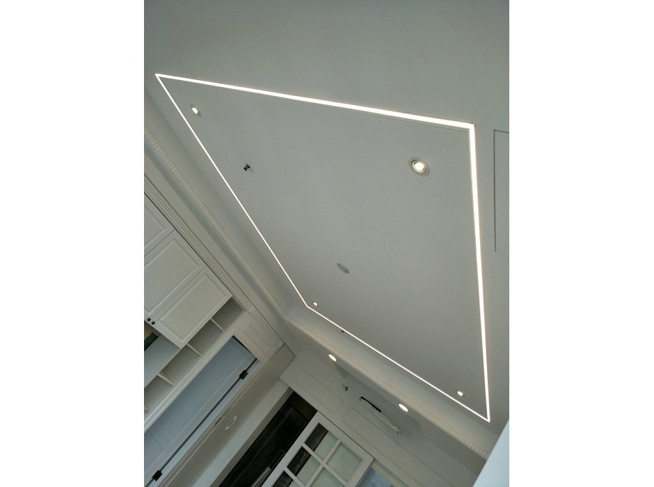 Intrusive_LED_patch_light940x700_2
